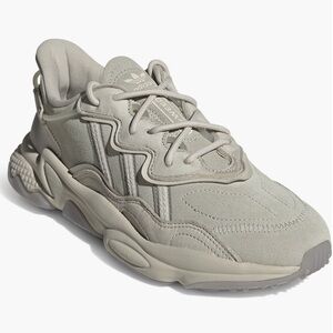 Adidas ozweego sneaker size:10